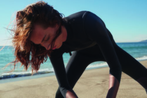 Mono negro de neopreno de Oysho Surf Endless Waves