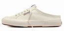 Zapatilla en color blanco de la nueva colección cápsula primavera/verano 2018 de Alexa Chung y Superga