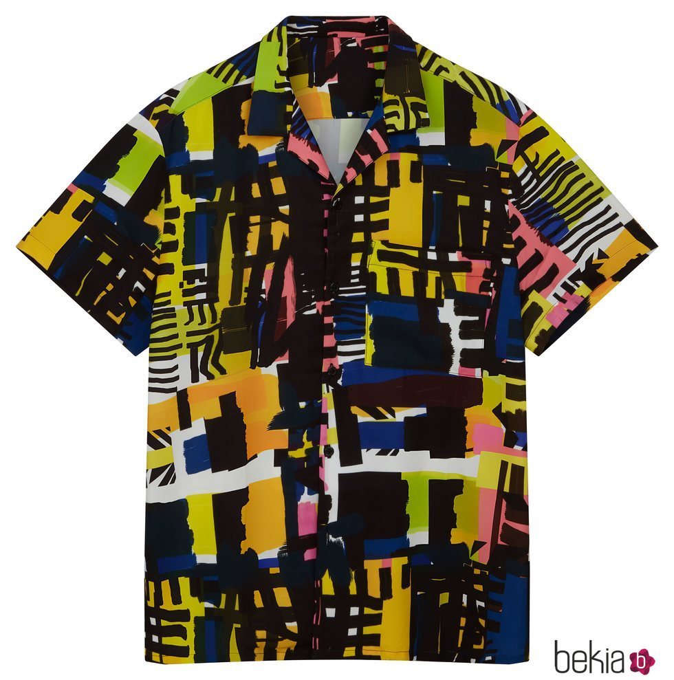 Camisa de hombre con estampado de figuras geométricas asimétricas de colores de la nueva colección de Asos Madre in Kenia 2018