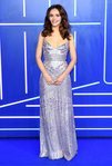 Olivia Cooke con un traje de purpurina en el estreno de 'Ready player one'
