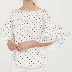 Blusa de mangas acampanadas de la nueva colección de primavera de H&M