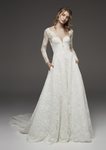 Vestido de encaje y corte princesa de Pronovias colección avance 2019
