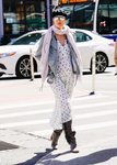 Candice Swanepoel con un look extravagante por las calles de Nueva York 2018