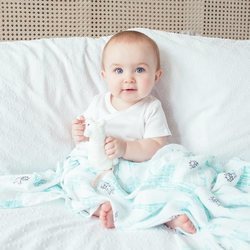 Arullo azul de 'Los Aristogatos' de Aden+Anais en colaboración con Disney Baby