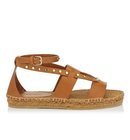 Sandalia plana en color marrón y la suela de esparto de la nueva colección primavera/verano 2018 de Jimmy Choo