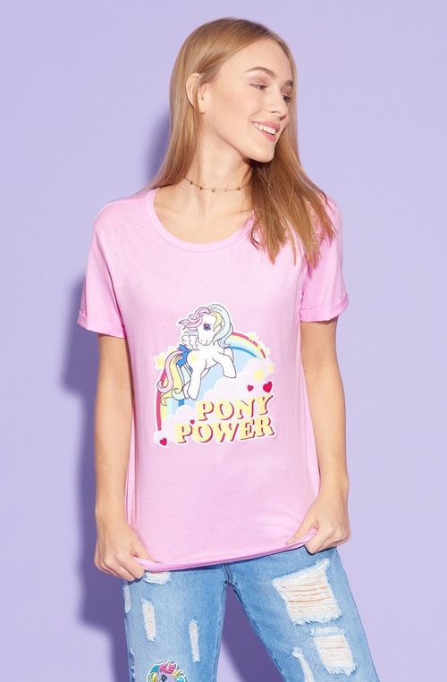 Camiseta rosa con el estampado de un Pony de la nueva colección cápsula de Tezenis 2018