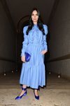 Michela Quattrociocche con un vestido azul de volantes y vuelo en el Festival de Cine Frnacés de Vous Rendez