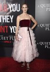 Emily Blunt con un vestido pomposo en la premiere de 'A quiet Please'