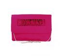 Bolso fucshia con cadena plateada de la nueva colección primavera/verano 2018 de Carolina Boix