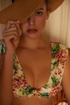 Bikini de estampados florales vivos de la nueva colección de baño de Sfera 2018