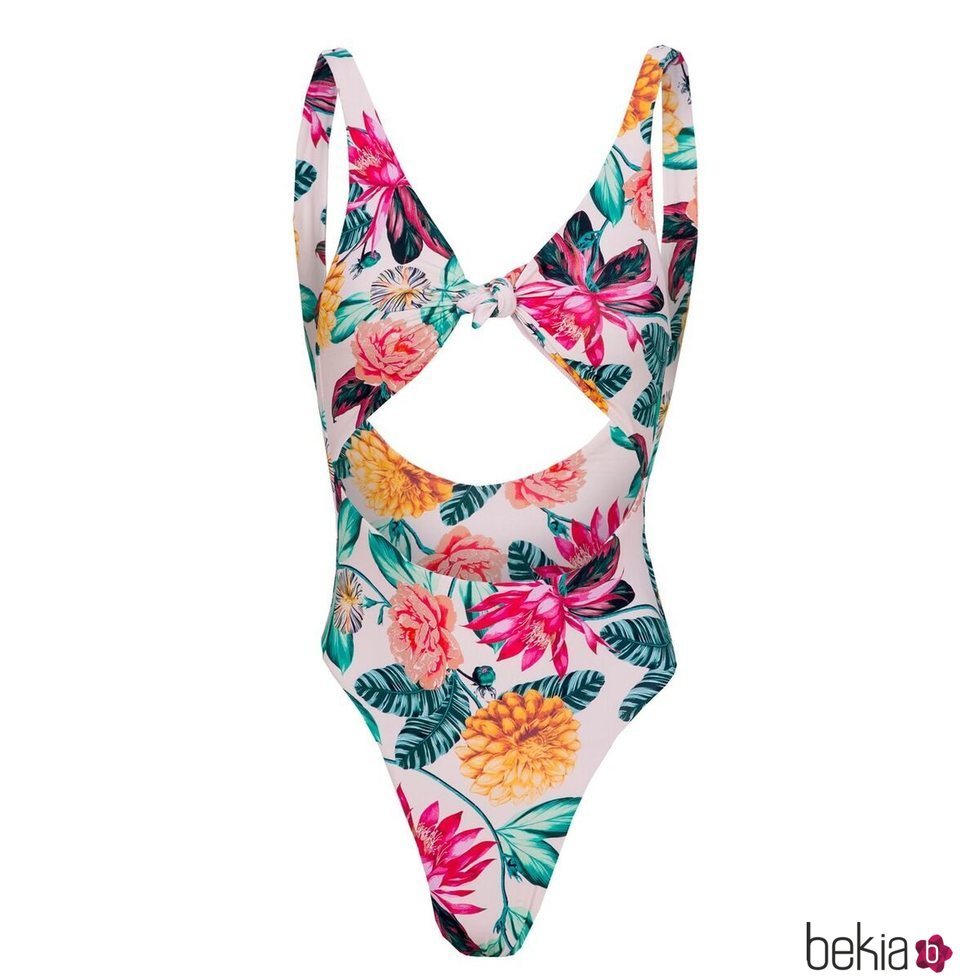 Bañador asimétrico estampado tropical de la nueva colección de ropa de baño de Pull & Bear