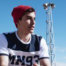 Marc Márquez con una camiseta de manga corta d MM93 de la nueva colección cápsula de Pull & Bear con Marc Márquez 2018