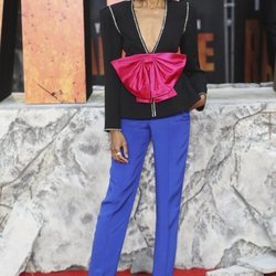 Naomie Harris vestida de Gucci en la premiere de 'Rampage' en Londres