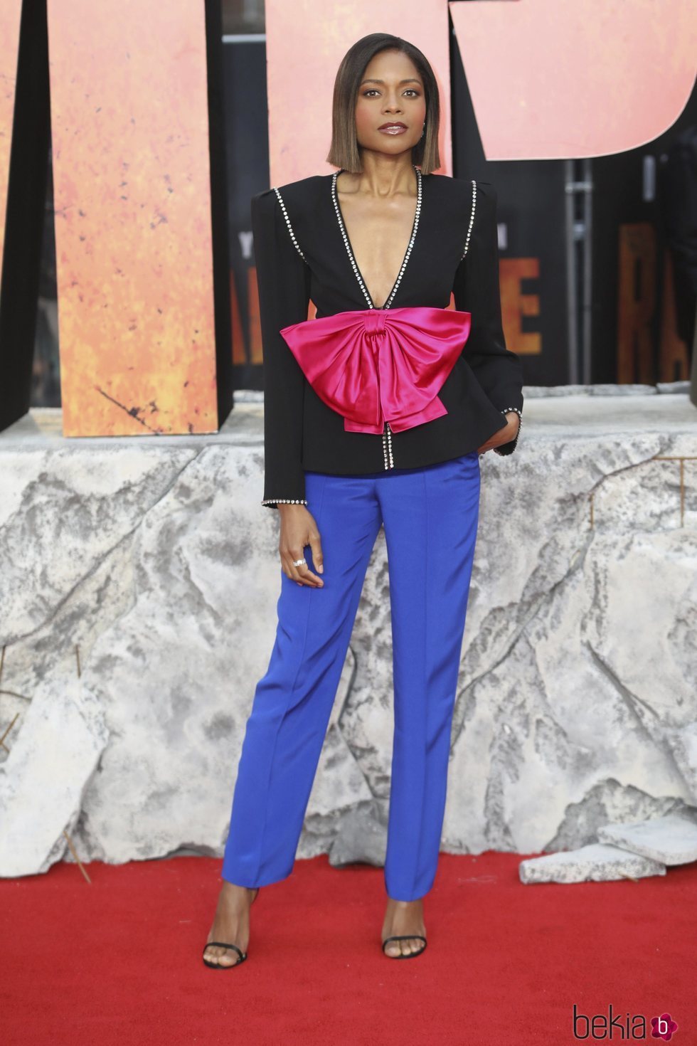 Naomie Harris vestida de Gucci en la premiere de 'Rampage' en Londres