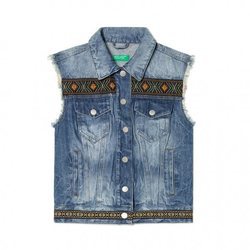 Chaleco vaquero de la colección 'Coachella Vibes' 2018