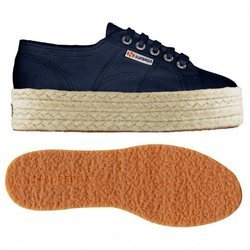 Superga color azul marino de la nueva colección primavera/verano 2018