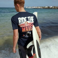 Camiseta estampada de la colección 'Pacific Republic' de Pull&Bear