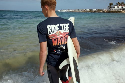 Camiseta estampada de la colección 'Pacific Republic' de Pull&Bear