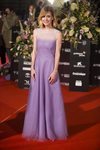 Alexandra Jiménez con un sencillo vestido violeta en el Festival de cine de Málaga