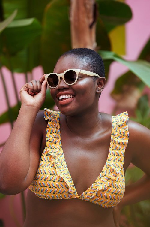 Bikini amarillo estampado de la nueva colección curvy 2018 de Violeta by Mango