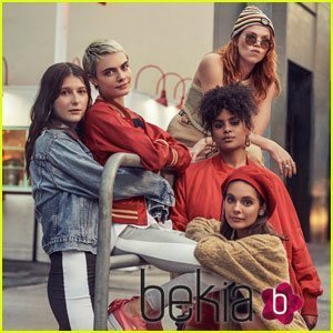 Cara Delevingne en la campaña del nuevo modelo de Puma 'Suede Bow'