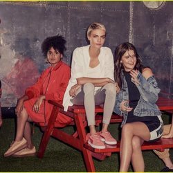 Imagen de la campaña de Cara Delevingne para Puma 'Suede Bow'