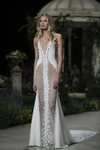 Vestido de bordados de pedrería de la colección Atelier 2019 de Pronovias en la Barcelona Bridal Fashion Week 2018