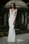 Vestido de corte recto de la colección Atelier 2019 de Pronovias en la Barcelona Bridal Fashion Week 2018
