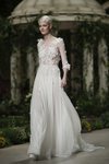 Vestido floral de la colección Atelier 2019 de Pronovias en la Barcelona Bridal Fashion Week 2018