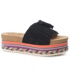 Sandalia con tira de ante negro de la colección primavera/verano 2018 de Carmela