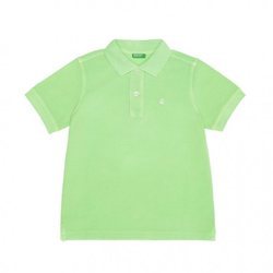 Polo verde brillante de la nueva línea de Benetton Kids