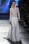 Vestido de cuerpo de tul y encaje de Rosa Clará en la Barcelona Bridal Fashion Week 2018