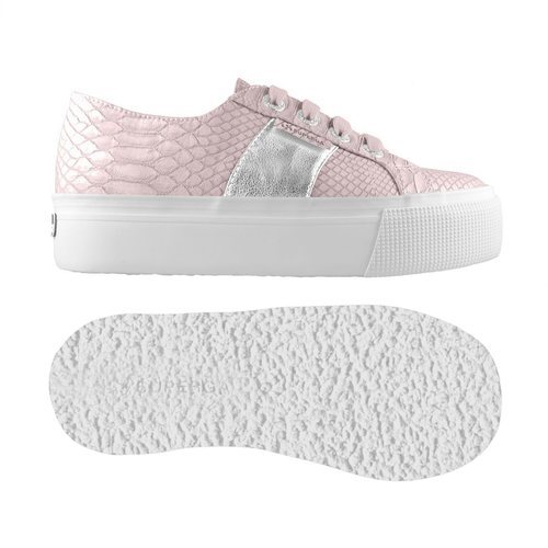 Zapatilla efecto piel de la nueva línea en tonos pastel de Superga