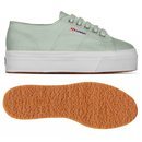 Zapatilla en color verde de la nueva línea en tonos pastel de Superga