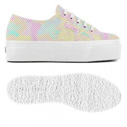 Zapatilla estampada de la nueva línea pastel de Superga