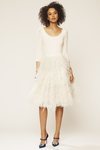 Falda cubierta de plumas de la colección novia primavera 2018 de Sarah Jessica Parker