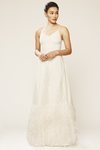 Vestido ribeteado con plumas de la colección novia primavera 2018 de Sarah Jessica Parker