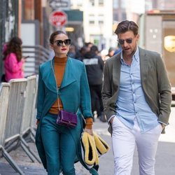 Olivia Palermo recupera el 'color block' tan de moda hace unos años