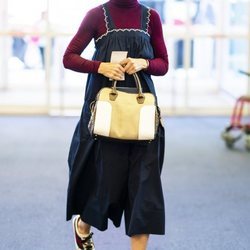 Katie Holmes con un maxi mono en Nueva York