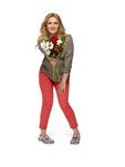 Drew Barrymore con unos zuecos con estampado asimétrico de la nueva colección de Crocs 2018