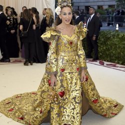 Sarah Jessica Parker con un diseño de Dolce & Gabbana en la Gala Met 2018