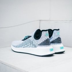 Parte trasera del nuevo modelo de zapatillas Puma 2018 AVID evoKNIT X DIAMOND
