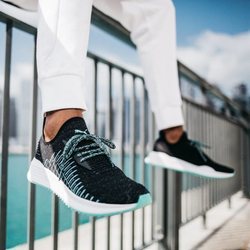 Zapatillas en color negro con cordones turquesa AVID evoKNIT X DIAMOND 2018