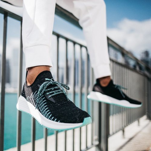 Zapatillas en color negro con cordones turquesa AVID evoKNIT X DIAMOND 2018