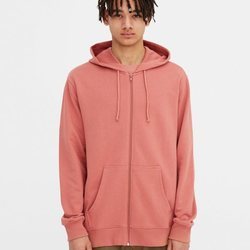 Sudadera en color salmón de la primera colección sostenible de Pull & Bear 2018
