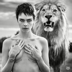 Cara Delevingne posa ante un león como nueva embajadora de TAG Heuer