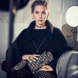 Jennifer Lawrence con un jersey negro de la nueva colección de Dior 2018