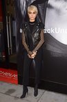 Cara Delevingne con un 'total black' en la promoción de TAG Heuer 2018 en Nueva York