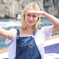 Los tejidos ligeros se adueñan de la colección primavera/verano 2018 de Stradivarius