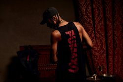 Camiseta deportiva masculina de la nueva colección 'PumaxX0 Drop 2'